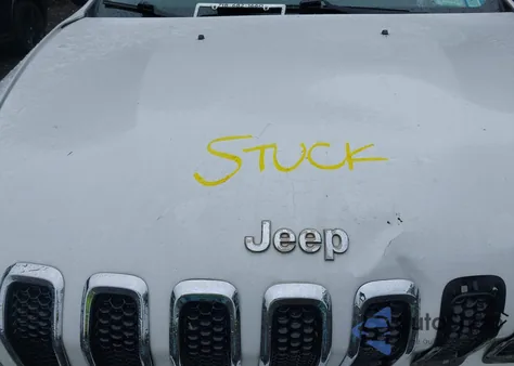 2015 Jeep Cherokee Latitude z USA, uszkodzony, nr VIN 1C4PJMCB0FW528403